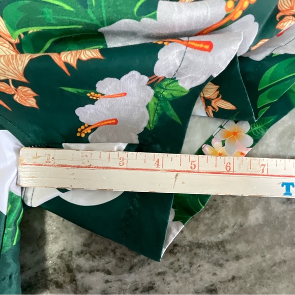 Michigan State Spartans Floral Swimming Trunks size Large (F1) - Picture 7 of 7